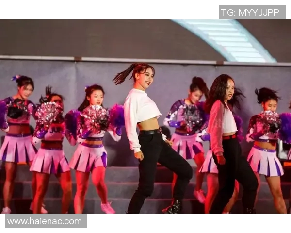 西安城市马拉松街舞队精彩配合展现团队精神与活力